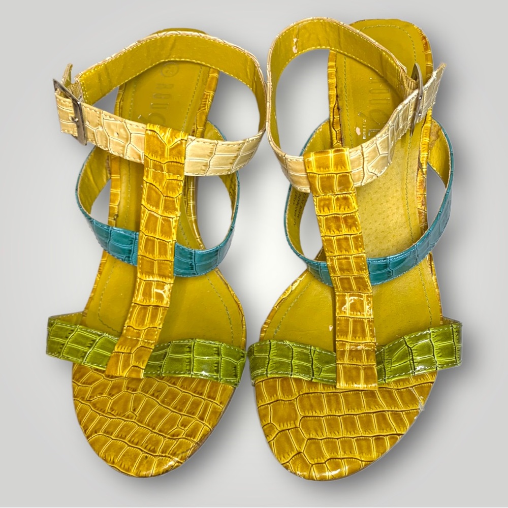 Rouge Helium Heels